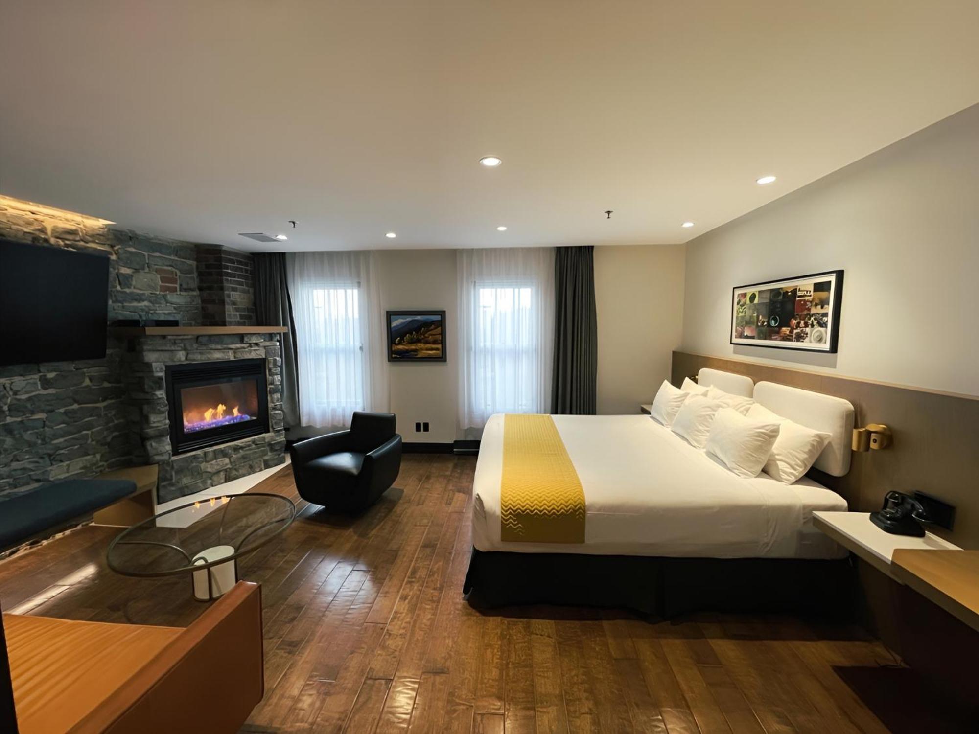 Deluxe King Fireplace